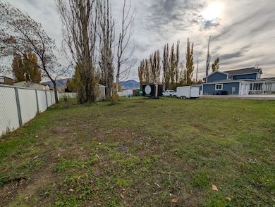 View of yard with a mountain view