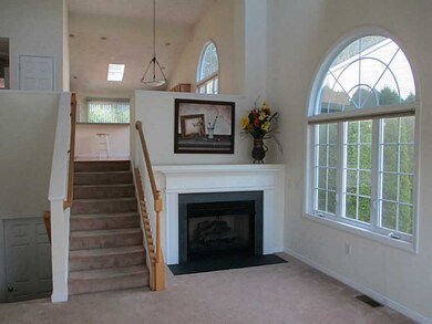 5 Queen Ave unit 13, West Warwick, RI 02893 - photo 3