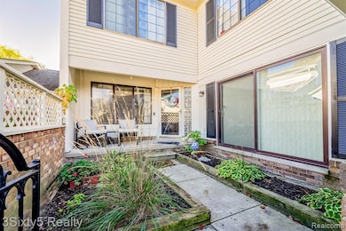 7159 Creeks Crossing unit 47, West Bloomfield, MI 48322 - photo 2