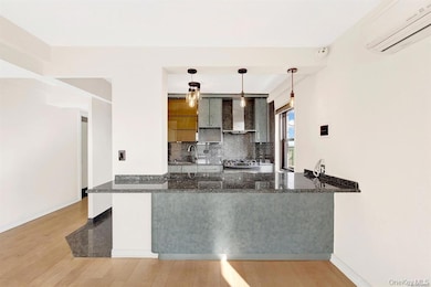 The Forestal unit 11A, Forest Hills, NY 11375 - photo 3