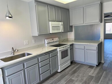 47974 Oasis Ct, Palm Desert, CA 92260 - photo 4