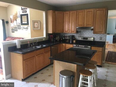 2526 Chelmsford Dr, Crofton, MD 21114 - photo 5