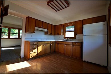 2401 E Tiffin Ave, Des Moines, IA 50317 - photo 2