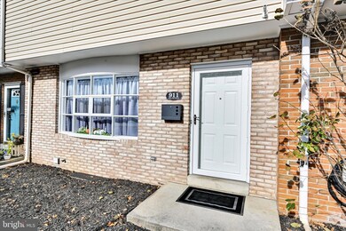 911 E Oak St, Palmyra, PA 17078 - photo 3