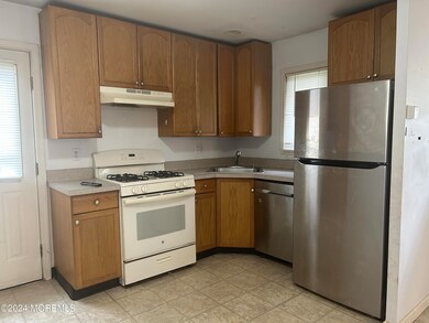 13 Middlesex Ave, Keyport, NJ 07735 - photo 3