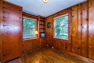 Sitting room could be used as a small 3rd bedroom.