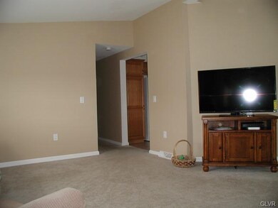 3 Blackbird Ct, Bechtelsville, PA 19505 - photo 2