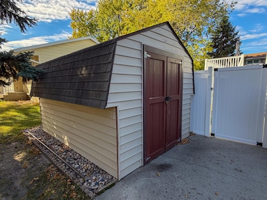 280 20th St, Huron, SD 57350 - photo 7