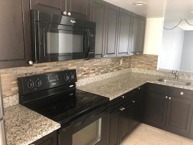 7795 Grande St, Sunrise, FL 33351 - photo 2