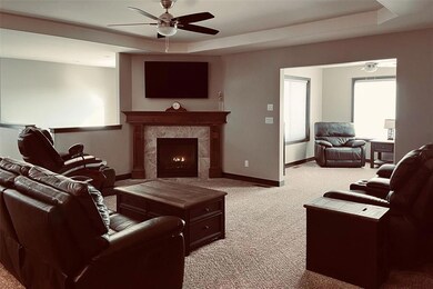 3507 Bluebird Dr SW, Cedar Rapids, IA 52404 - photo 4