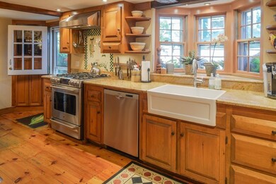 7 Nicholson St, Marblehead, MA 01945 - photo 4