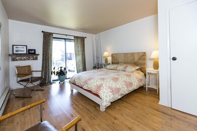 18_Master Bedroom-2