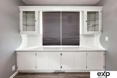 11337 Leavenworth Cir, Omaha, NE 68154 - photo 6