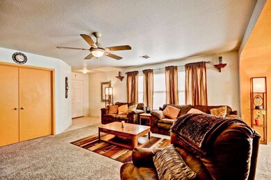 06 Living Rm