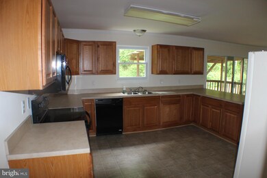 4422 Willow Ln, King George, VA 22485 - photo 2