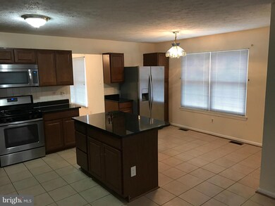 7210 Willow Hill Dr, Capitol Heights, MD 20743 - photo 4