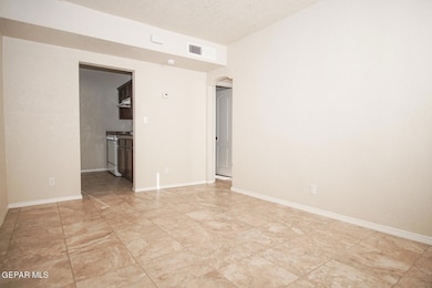 2866 Grant Ave unit 2, El Paso, TX 79930 - photo 2