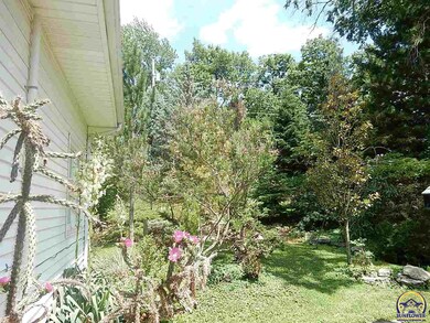 2518 SW Fillmore St, Topeka, KS 66611 - photo 4