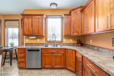 1069 Robin Rd NE, Grand Forks, ND 58201 - photo 6