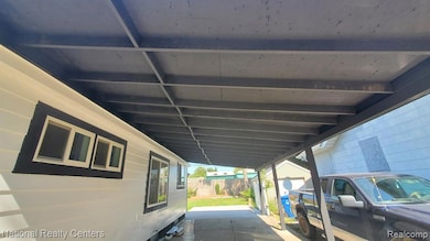 unlisted-address, Waterford, MI 48328 - photo 4