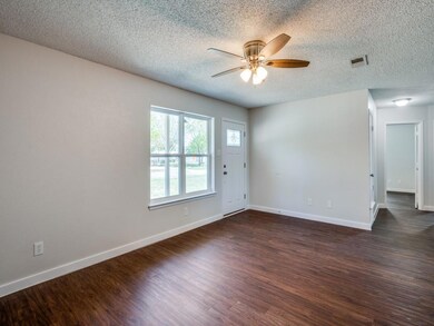 705 N Avenue B, Springtown, TX 76082 - photo 5