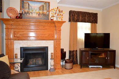 2131 N Myrtle St, Davenport, IA 52804 - photo 3