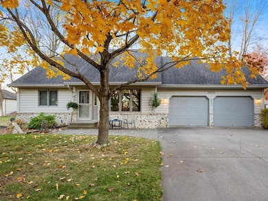 29470 Neal Ave, Lindstrom, MN 55045 - photo 2