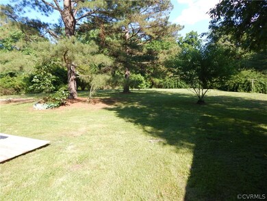 461 Southside Ln, Dunnsville, VA 22454 - photo 5