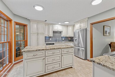 141 Chatuga Dr, Loudon, TN 37774 - photo 5