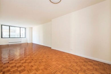 unlisted-address, New York, NY 10019 - photo 3