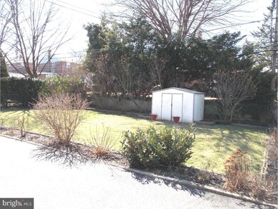 406 Dalmas Ave, Glenolden, PA 19036 - photo 2