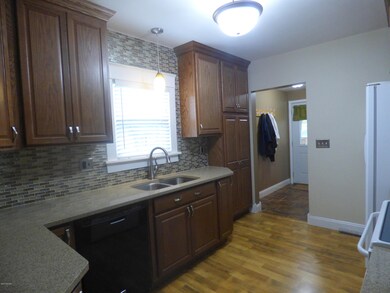 1428 Oak St, Niles, MI 49120 - photo 5