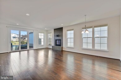 20442 Codman Dr, Ashburn, VA 20147 - photo 5