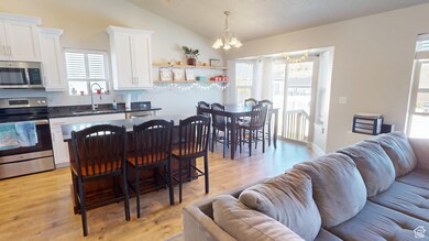 3809 E Hollow Crest Dr, Eagle Mountain, UT 84005 - photo 6