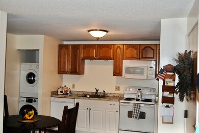 37 Alice Dr unit 97, Concord, NH 03303 - photo 6