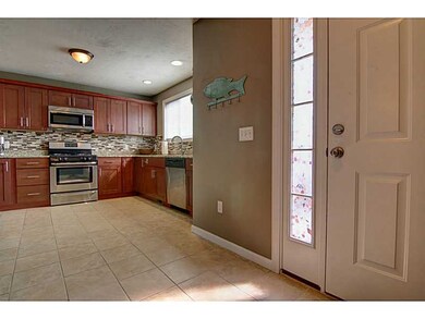 660 Cottage St unit 7, Pawtucket, RI 02861 - photo 3