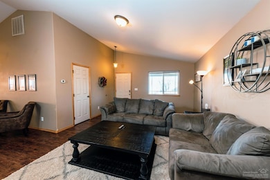 1956 NW Joshua Tree Ct, Redmond, OR 97756 - photo 2