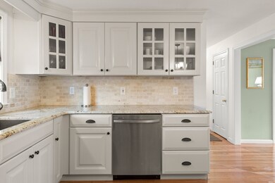 4 Pioneer Cir, Salem, MA 01970 - photo 4