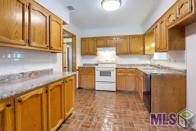 Updated with new counters and a subway tile back s
