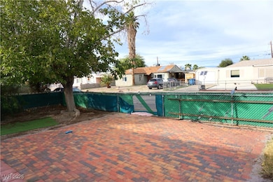 145 Elm St, Henderson, NV 89015 - photo 3
