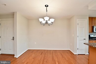 4071 S Four Mile Run Dr unit 303, Arlington, VA 22204 - photo 3