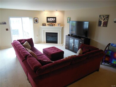 6949 Hunt Dr, Macungie, PA 18062 - photo 7