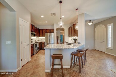 541 N Eucalyptus Pl-8