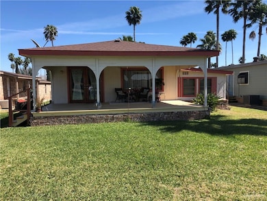 913 Palm Dr, Alamo, TX 78516 - photo 2