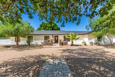 5204 W Fallen Leaf Ln unit 8, Glendale, AZ 85310 - photo 2
