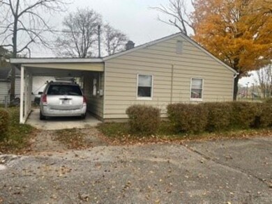 210 W Wolf Ave, Elkhart, IN 46516 - photo 3