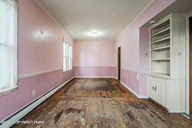 Family Room/ Dining Area