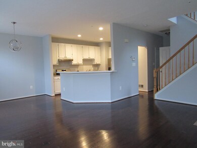 6208 Gothic Ln, Bowie, MD 20720 - photo 5