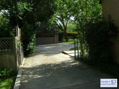 915 W San Antonio St, San Marcos, TX 78666 - photo 3