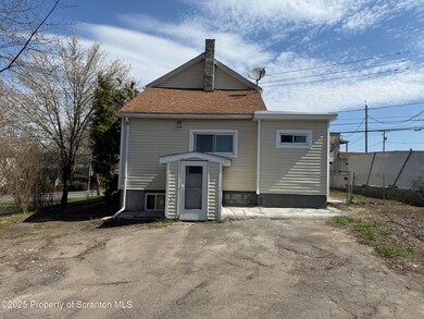 662 Sanderson St unit L 17, Throop, PA 18512 - photo 6